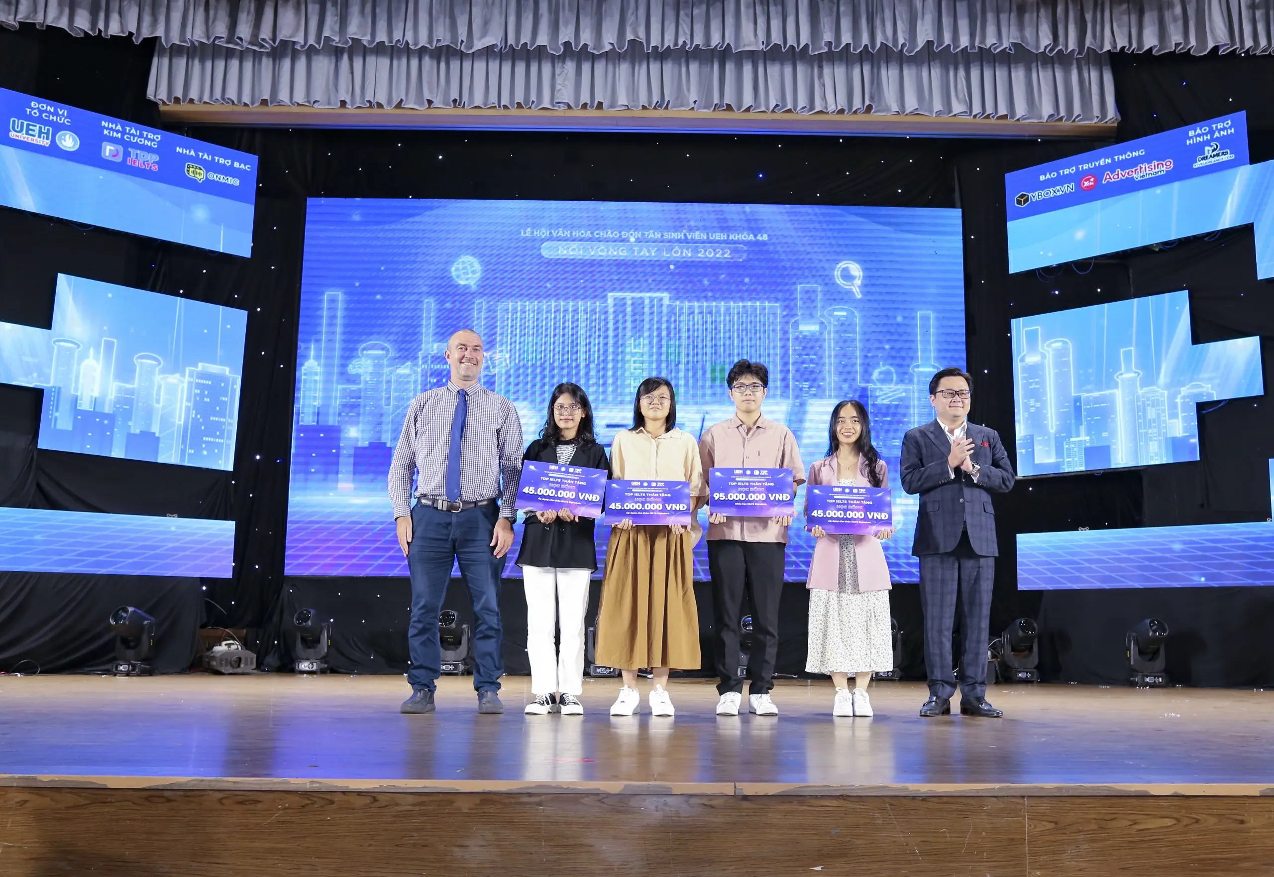 Nối Vòng Tay Lớn 2022: BESIDE U -TDP IELTS đồng hành cùng trường Đại học Kinh tế TP. Hồ Chí Minh 4 307a1148 scaled 2