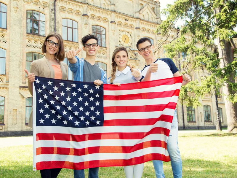 Đi du học Mỹ cần bao nhiêu tiền?