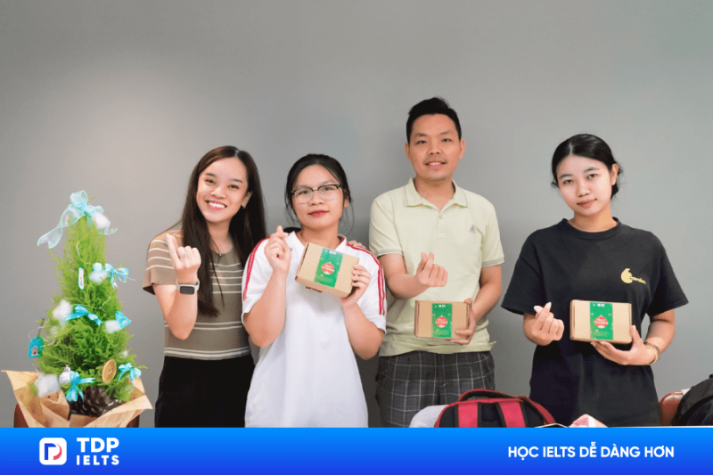 TDP IELTS X HỌC VIÊN: CÙNG NHAU ĐÓN GIÁNG SINH