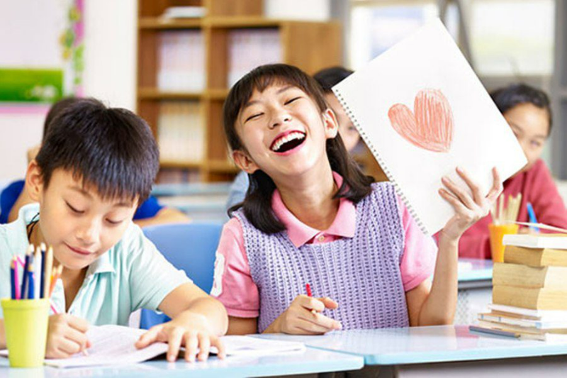 Cho bé học giao tiếp tại TDP Junior sau khi biết làm thế nào để con giao tiếp tiếng Anh hiệu quả